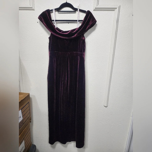 Lulus I'm Enchanted Burgundy Velvet Off-the-Shoulder Maxi Dress XL Wedding Party - Picture 9 of 10
